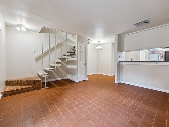 3rd image of 1205 Autrey St APT 9