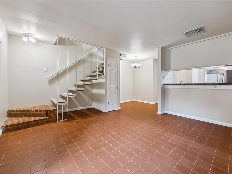 1205 Autrey St #9 — Photo 4