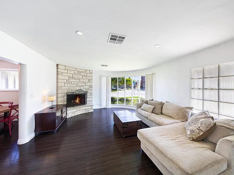 206 S Center St #A — Photo 10