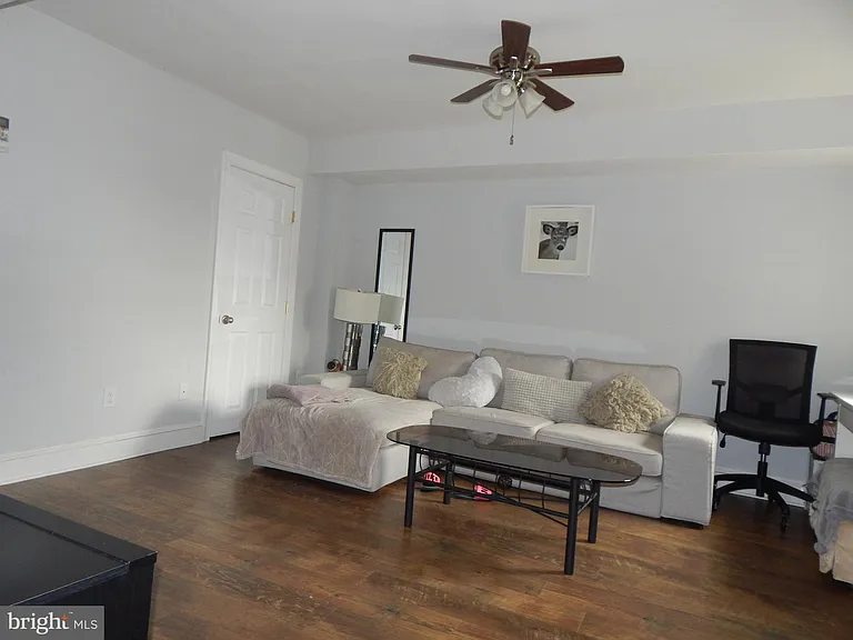 245 Noble St #2 — Photo 3