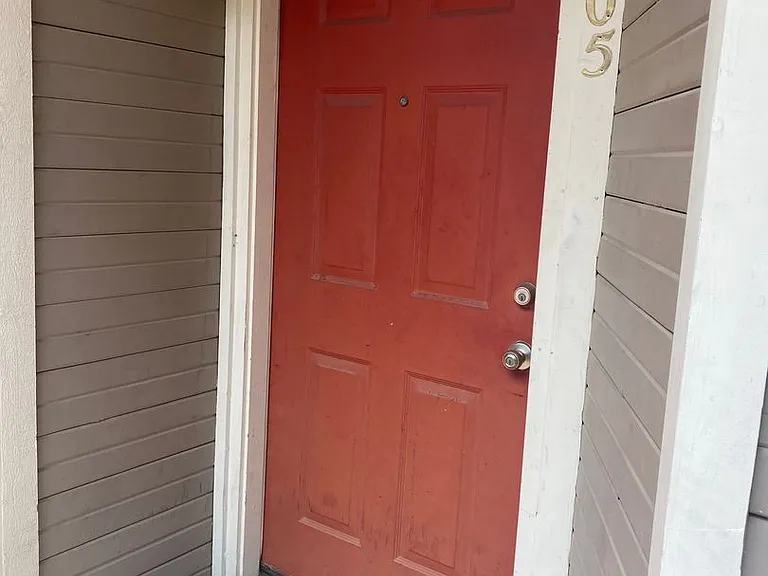 915 W 23rd St #105 — Photo 3