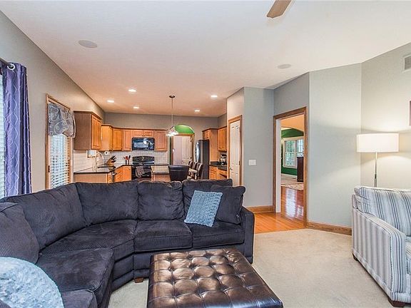 5th image of 114 Sapphire Ln