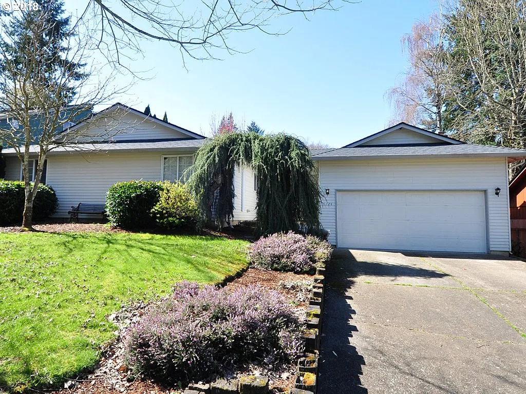 1124 NE 95th Ave photo 1