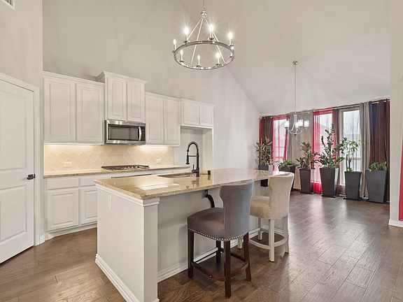 5th image of 1144 Knoll St