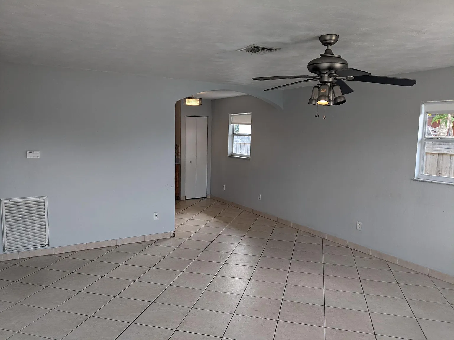 3 bed, 1100 sqft, $1,950 — Photo 2