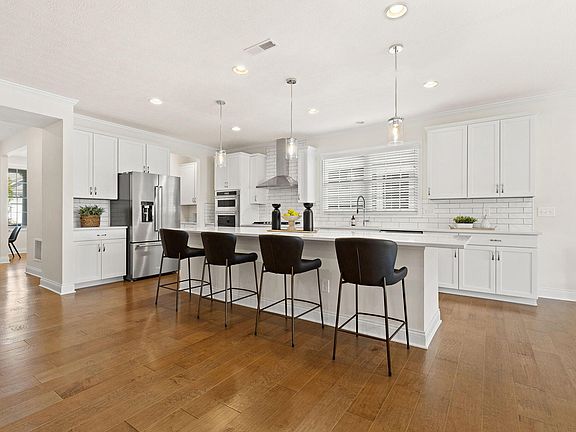 3rd image of 6024 Peck Ln