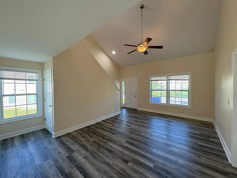 100 Twig St NW — Photo 9