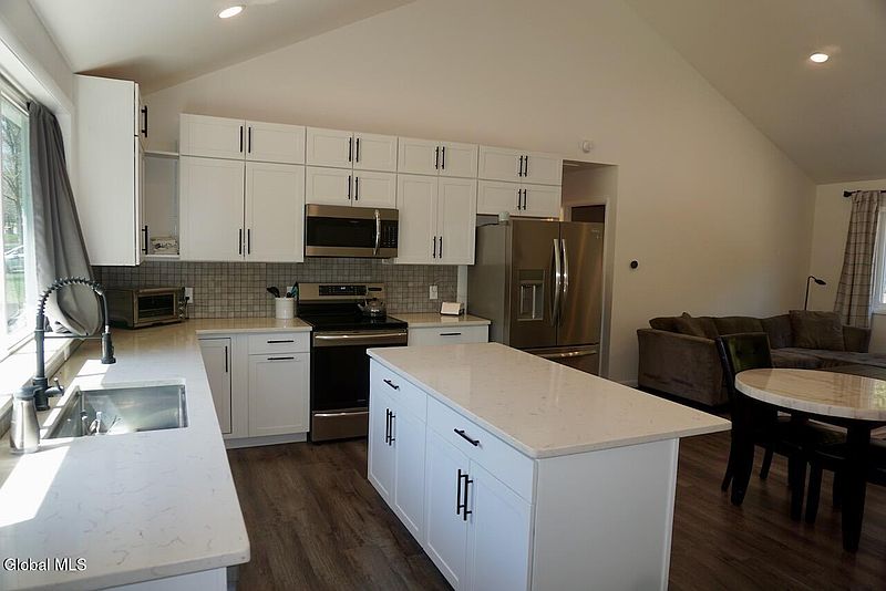 2nd image of 47 Locust Ridge Drive