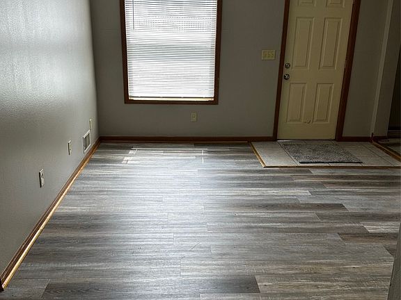 4th image of 1402 Omaha St #Om1402