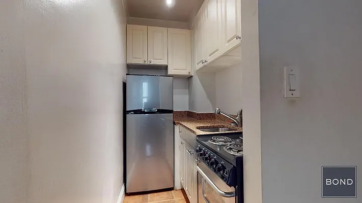 Rented by Bond New York | media 8