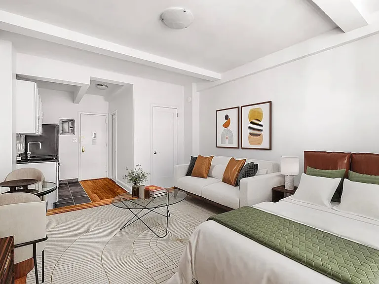 208 W 23rd St #904 — Photo 2
