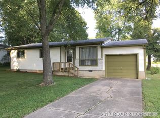 1002 Elizabeth St, Eldon, MO 65026