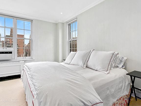 3rd image of 955 Lexington Ave #10B