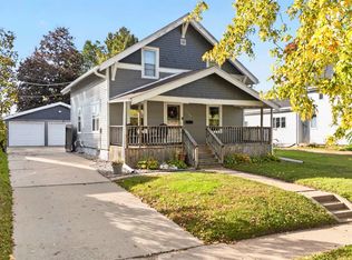 1107 S Pearl St, New London, WI 54961