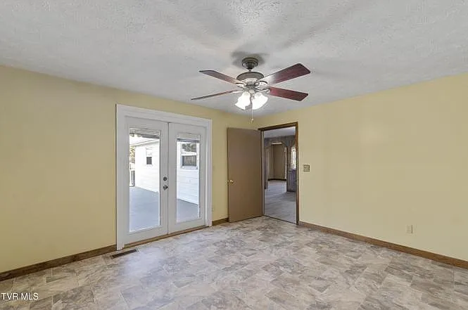 215 White Sands Rd — Photo 11