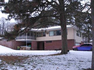 20 Hillcrest Dr, Kearney, NE 68845