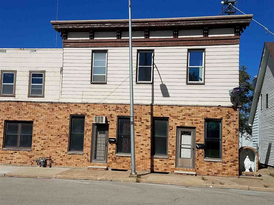 1st image of 216 2nd Ave NE