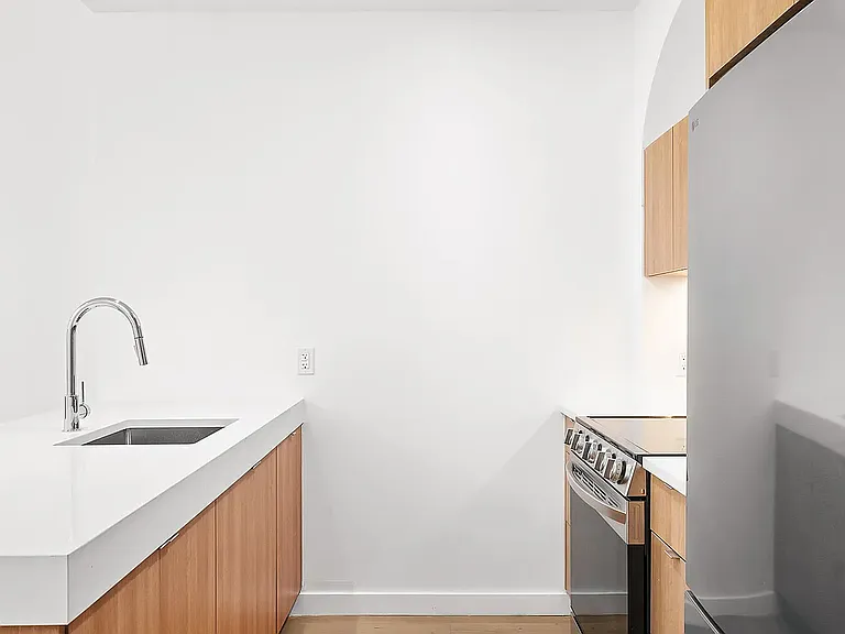 151 S Elliott Pl #6B — Photo 8