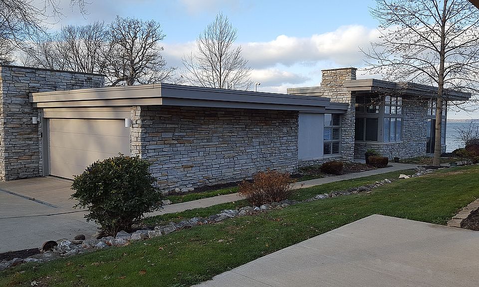 1st image of 1010 Lake St