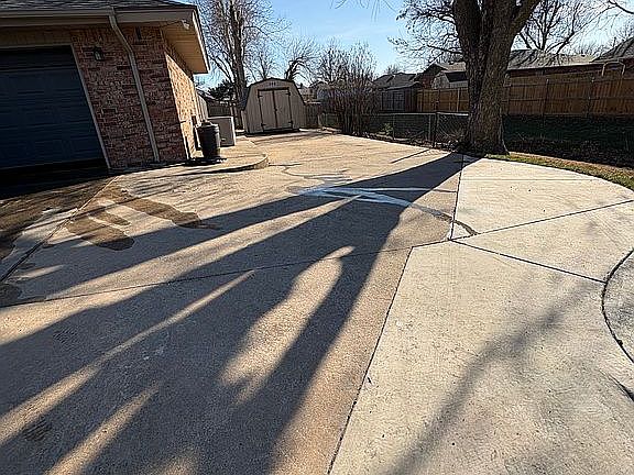 3rd image of 2400 Southlawn Pl