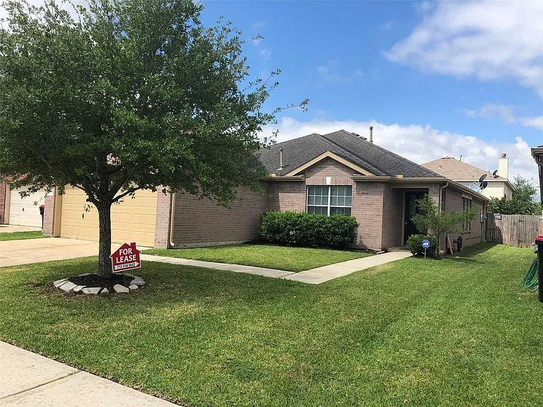 19615 Hollington Dr — Photo 16