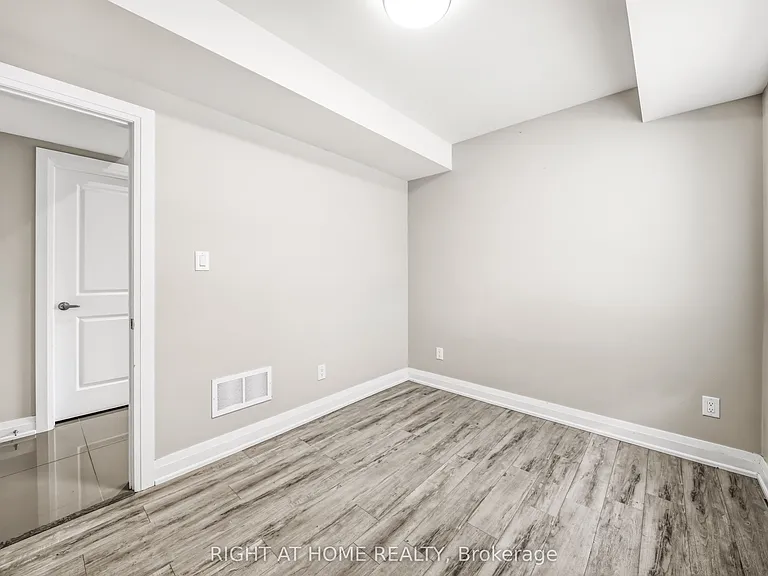 31 Alma Ave #1 — Photo 7