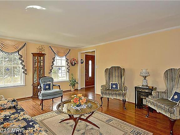 4th image of 21 Oskaloosa Ct