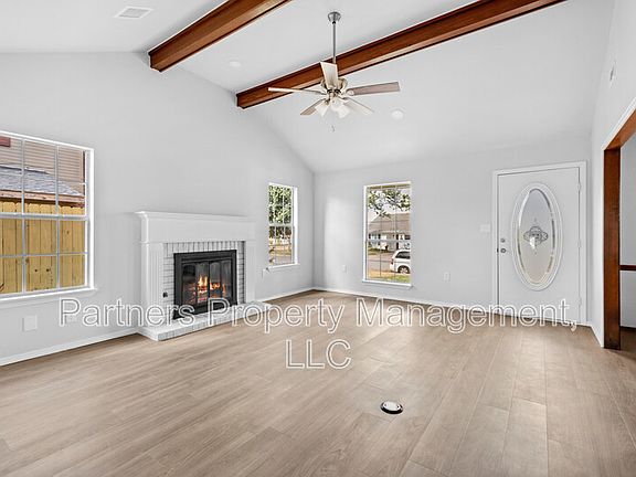 5th image of 2410 W Mulberry St