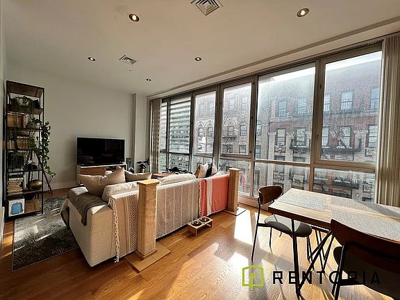 4th image of 211 S 1st St #4A