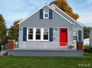 639 E Chestnut St, Canton, IL 61520