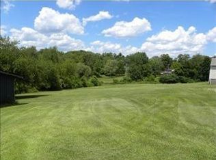 723 Valley View Rd, Eighty Four, PA 15330