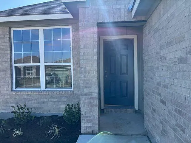 2152 Meridian Loop — Photo 2