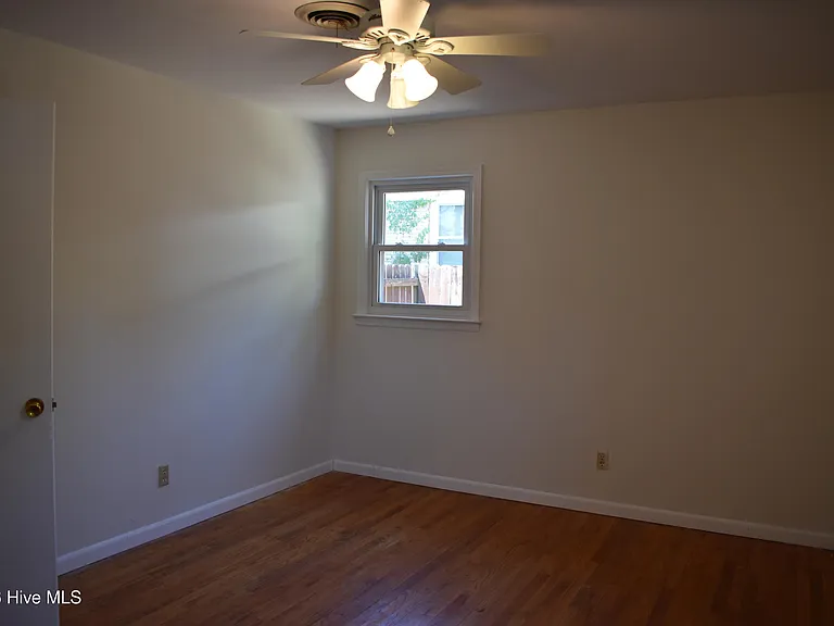 735 Old Edgefield Rd — Photo 11