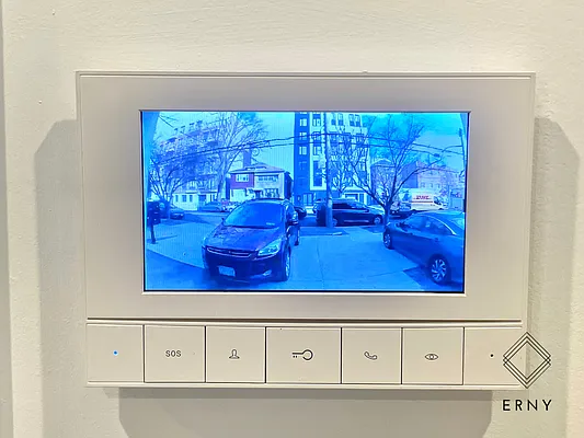 Rented by ERNY LLC | media 21