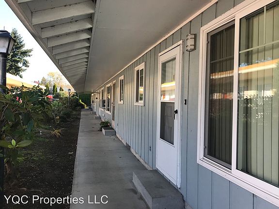 2nd image of 1327 E Reserve St APT 3
