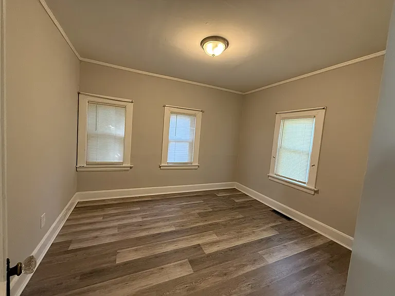 247 Edin Ave — Photo 8