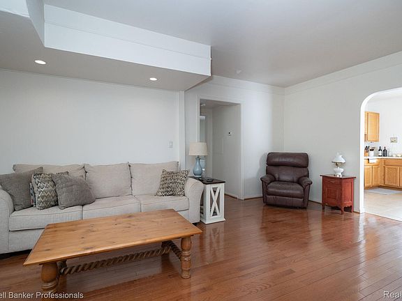 3rd image of 3175 Culbertson Ave