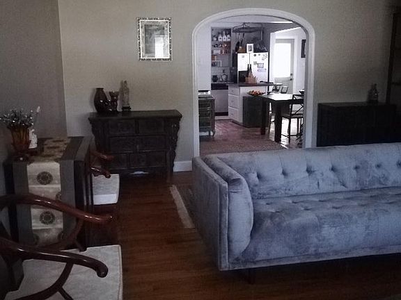 5th image of 470 Oaklawn Pl