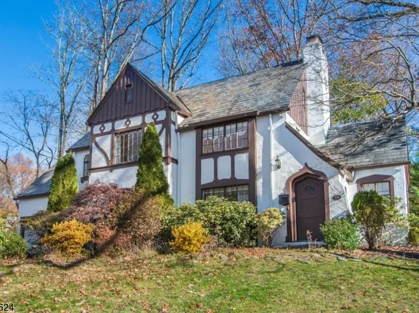 21 N Glen Rd, Mountain Lakes, NJ 07046