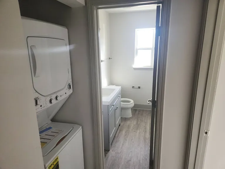 Emory Woods Apartments — Photo 8