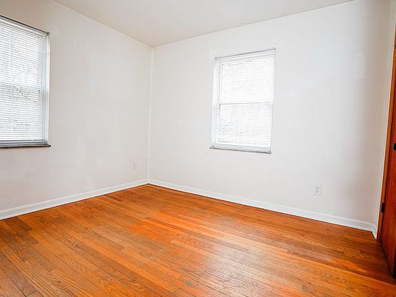5th image of 1211 Fenwick Dr #B2