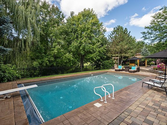 5th image of 3718 Dunhill Ln