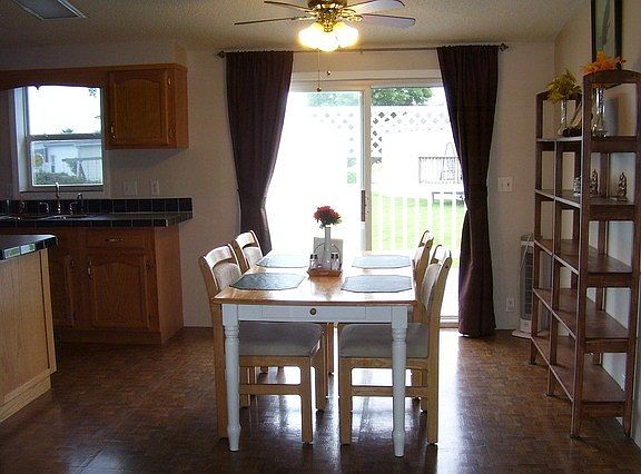 5th image of 229 Meadowlark Ln