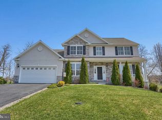 303 Hialeah Dr, Dillsburg, PA 17019