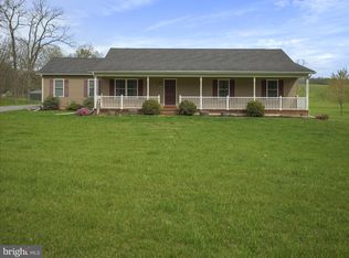 403 W Blakeley Dr, Charles Town, WV 25414