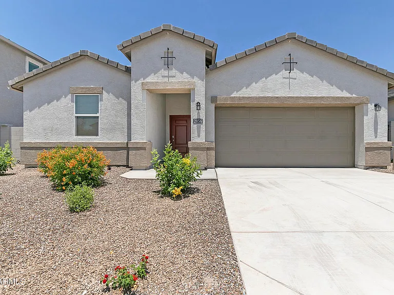 2856 W Seaver Ave — Photo 1
