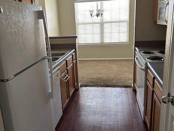 3rd image of 5620 Fossil Creek Pkwy #4-208