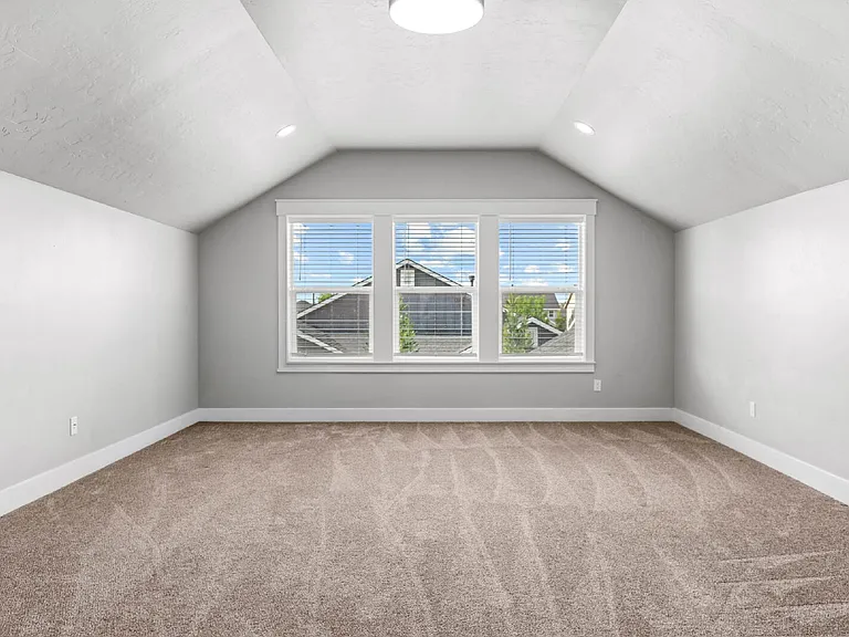 2934 E Murchison St — Photo 25