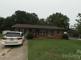 1429 Edgewood Rd, Bessemer City, NC 28016