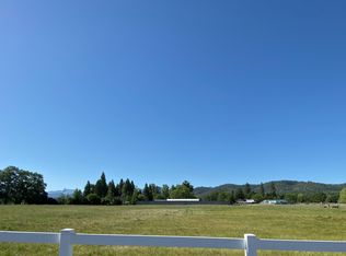 1294 Coghill Ln, Medford, OR 97501